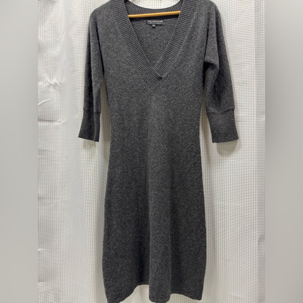 Chic Charcoal V-Neck cashmere Sweater Dress - size small